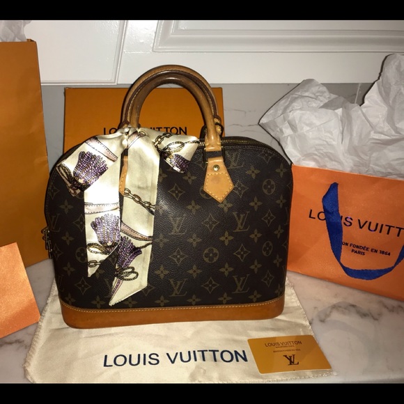 Louis Vuitton ALMA - Picture 3 of 13